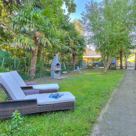 Feriehus France Apartment With Garden, Pool & Tennis - Happy Rentals Ispra