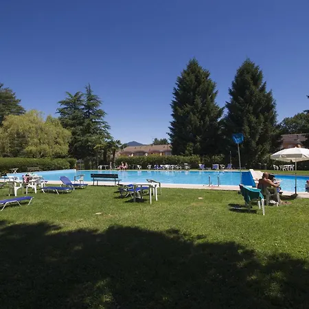 France Apartment With Garden, Pool & Tennis - Happy Rentals
