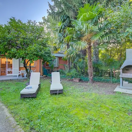 France Apartment With Garden, Pool & Tennis - Happy Rentals *