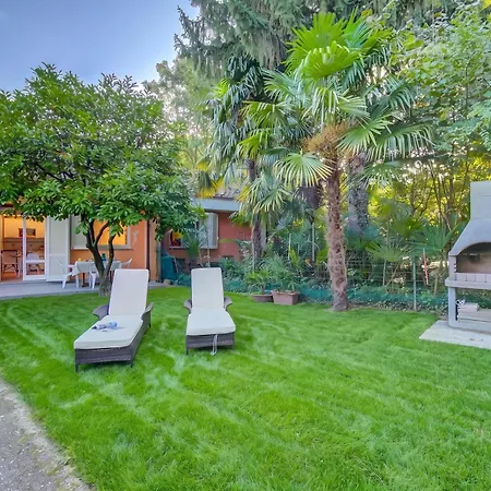 France Apartment With Garden, Pool & Tennis - Happy Rentals Feriehus