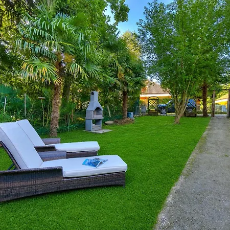 France Apartment With Garden, Pool & Tennis - Happy Rentals Feriehus *