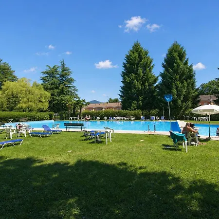 France Apartment With Garden, Pool & Tennis - Happy Rentals *